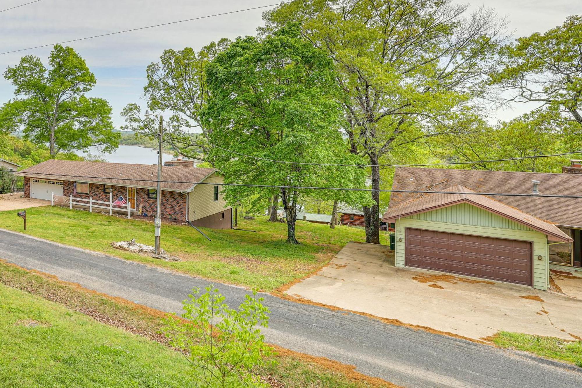 Shell Knob Home With Deck And Table Rock Lake View 外观 照片